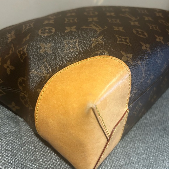 Louis Vuitton Berri PM bag Authentic - Picture 10 of 16